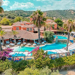 Felix - Galanias & Retreat Hotel